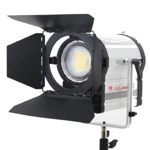 480 Watt Fresnel LED-lamp. Lichtopbrengst: 59900 LUX (Focus) / 11500 (Flood) op 1 meter