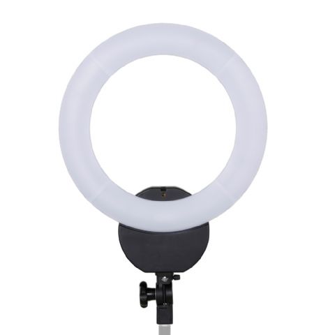 Universele ringlamp met cameramontage-beugel. Vermogen 55 Watt. Buitendiameter 44 cm, opening 29,5 cm. Hoge kleurechtheid: CRI 93. Flicker-free dus perfect voor slowmotions.