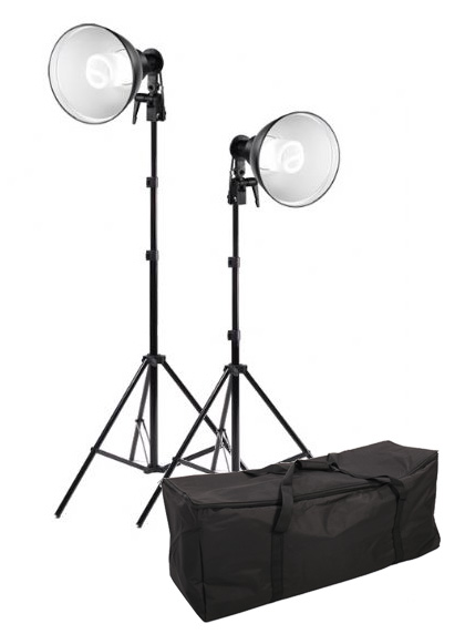 Voordelige continulicht set met 2x 40W (200W) lampen, reflectoren en statieven en tas waar alles in past.