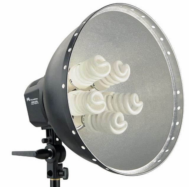 Daglichtlamp met reflector (ø 40 cm) en 5 x 28W per stuk schakelbare lampen.<br /> Lichtopbrengst 700W / 840 LUX” width=”164″ height=”164″ />Daglichtlamp met reflector (ø 40 cm) en 5 x 28W per stuk schakelbare lampen.<br /> Lichtopbrengst 700W / 840 LUX</p>
<h3>Prijs: €EUR 122,95</h3>
<p><span style=