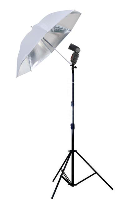 Doe méér met je cameraflitser! Upgrade-set compleet met statief (205cm), neigkop en zilver paraplu (ø70cm)
